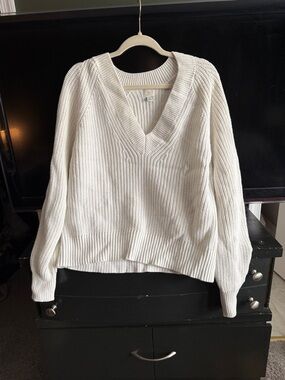 a new day Cream V-Neck Ribbed Knit Sweater